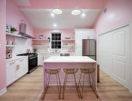 La Casita Rosa - Pink Kitchen